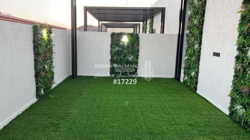 فيلا 300 متر مربع شمالية على شارع 20م الأمير عبدالله، بيشة