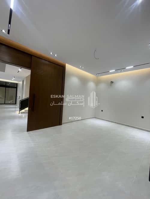 فيلا 300 متر مربع شمالية على شارع 15م الرحمانية، شرق جدة، جدة