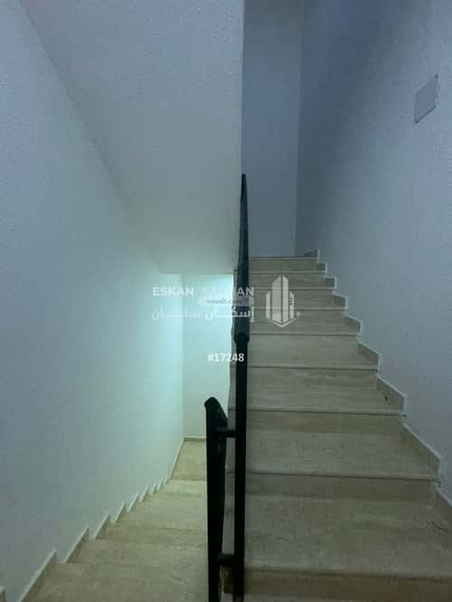 فيلا 300 متر مربع غربية على شارع 20م النهضة، شرق الرياض، الرياض