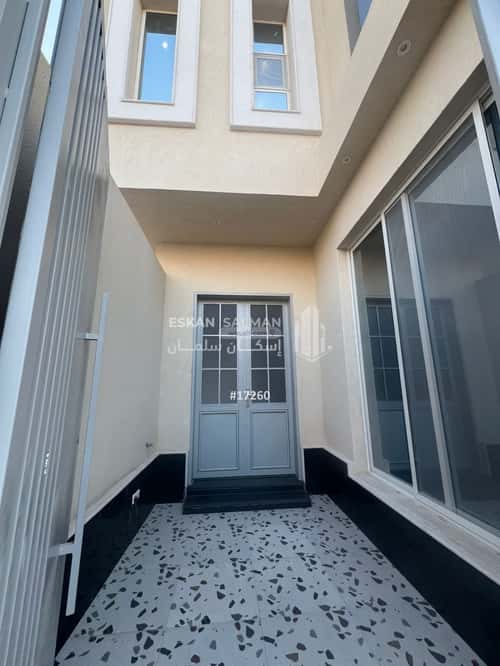 فيلا 300 متر مربع غربية على شارع 18م النهضة، شرق الرياض، الرياض