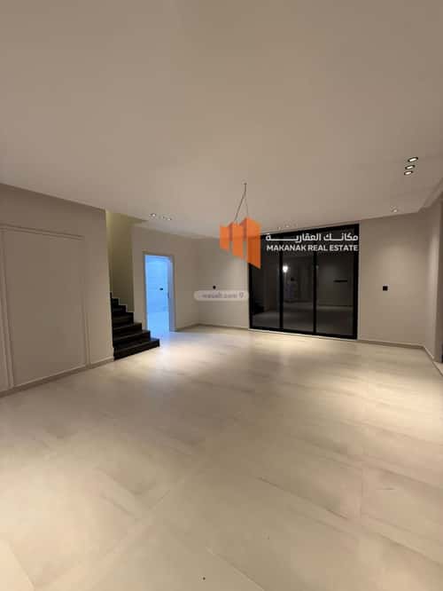 فيلا 300 متر مربع واجهة شرقية ب 5 غرف العروبة، الدمام