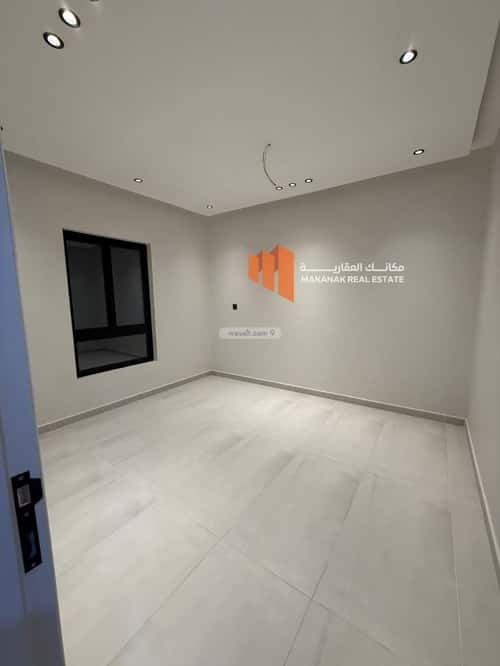 فيلا 300 متر مربع واجهة شرقية ب 5 غرف العروبة، الدمام