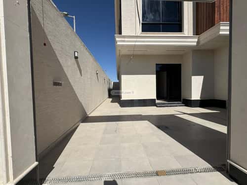 فيلا 400 متر مربع جنوبية غربية على شارع 15م الرمال، شرق الرياض، الرياض