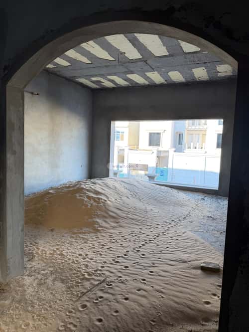 فيلا 664 متر مربع شمالية على شارع 18م الحسام، الدمام