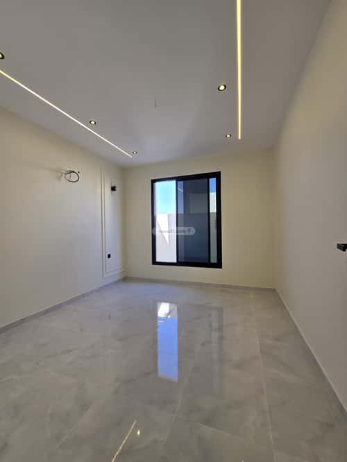 فيلا 297 متر مربع شرقية على شارع 20م الرحاب، الطائف