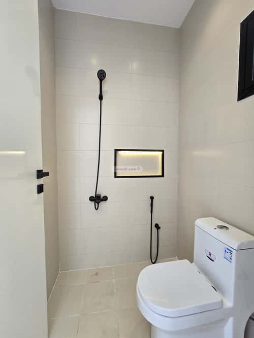 فيلا 297 متر مربع شرقية على شارع 20م الرحاب، الطائف