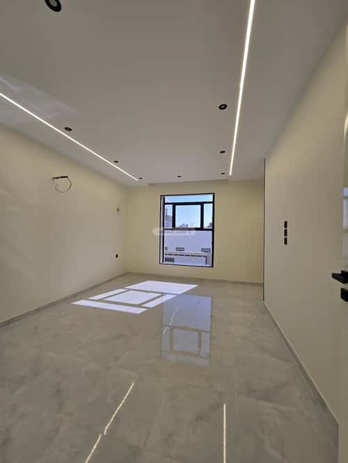 فيلا 297 متر مربع شرقية على شارع 20م الرحاب، الطائف