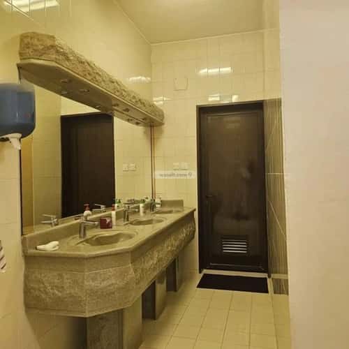 Villa 425 SQM Facing South East on 15m Width Street As Sulaymaniyah, Eanizah