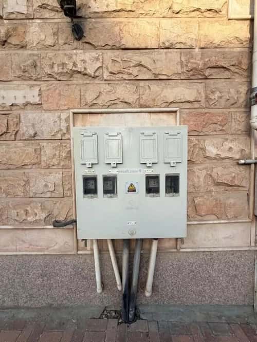 فيلا 400 متر مربع شرقية على شارع 20م غرناطة، الدمام