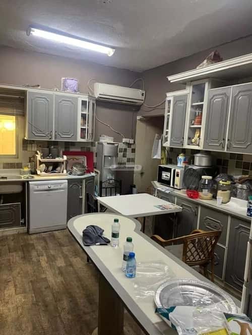 فيلا 400 متر مربع شرقية على شارع 20م غرناطة، الدمام