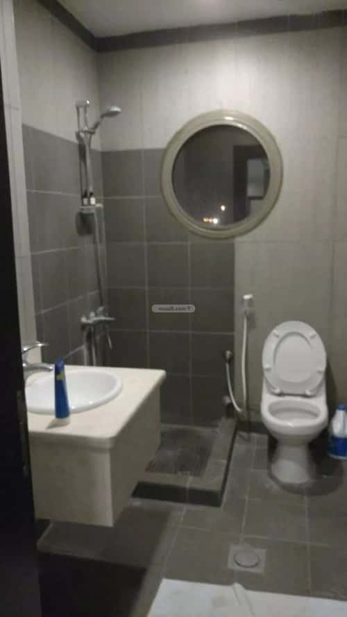 Apartment with 5 bedrooms الحمراء، الخبر