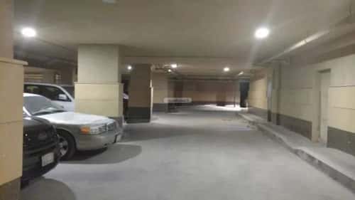 Apartment with 5 bedrooms الحمراء، الخبر