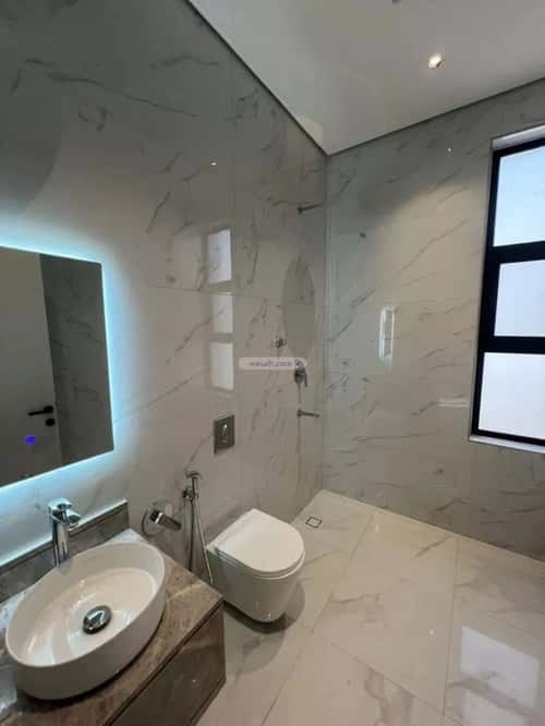 فيلا 320 متر مربع شمالية على شارع 20م الزرقاء، بريدة