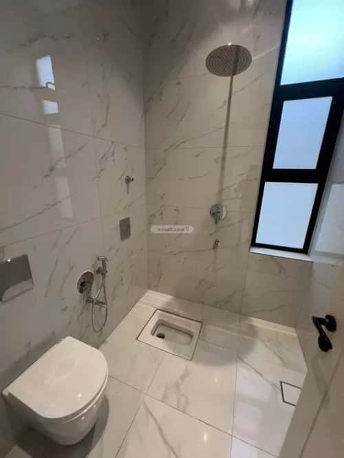 فيلا 320 متر مربع شمالية على شارع 20م الزرقاء، بريدة