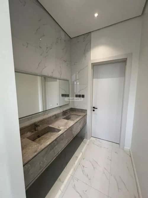 فيلا 320 متر مربع شمالية على شارع 20م الزرقاء، بريدة