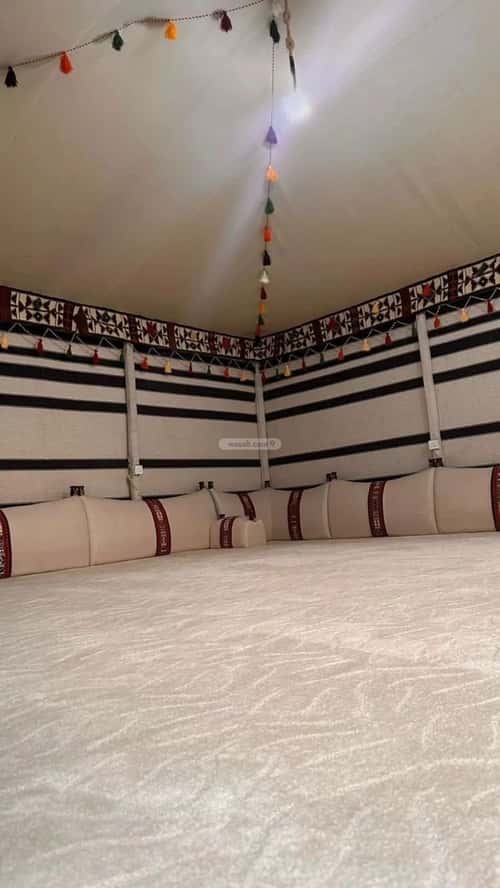 استراحة 2000 متر مربع شمالية على شارع 20م قريه ديراب، قريه ديراب