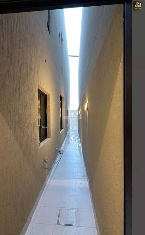 فيلا 381.89 متر مربع شمالية على شارع 20م الأمواج، الخبر