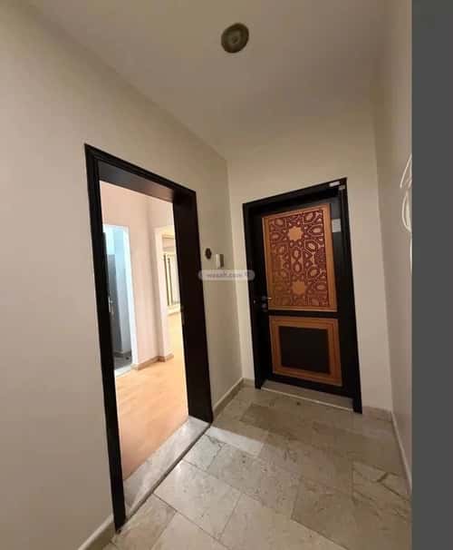 Apartment with 4 bedrooms الحمراء، الخبر