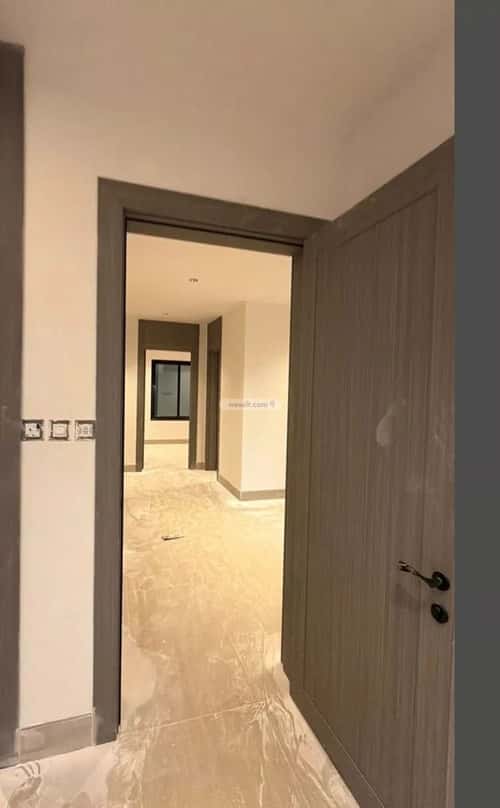 فيلا 219.2 متر مربع جنوبية على شارع 20م الأمواج، الخبر