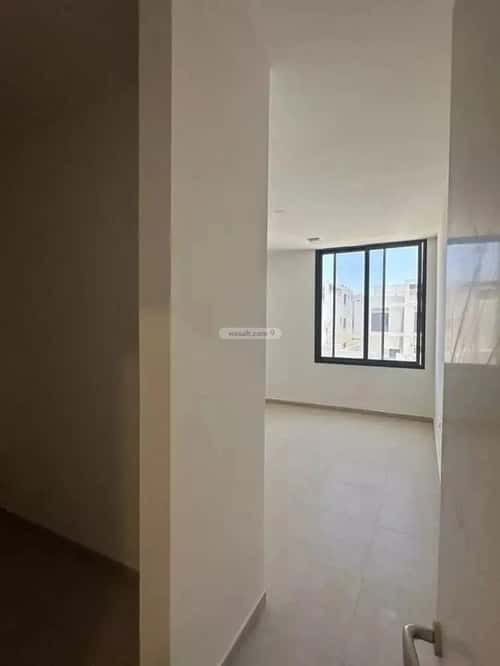 فيلا 250 متر مربع واجهة شمالية ب 5 غرف مطار الملك خالد الدولي، شمال الرياض، الرياض