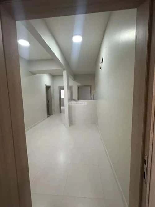 فيلا 250 متر مربع شرقية على شارع 18م مطار الملك خالد الدولي، شمال الرياض، الرياض