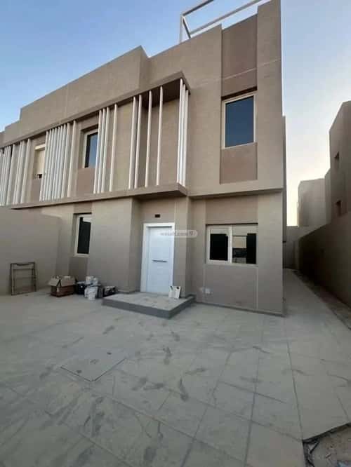 فيلا 250 متر مربع شرقية على شارع 18م مطار الملك خالد الدولي، شمال الرياض، الرياض