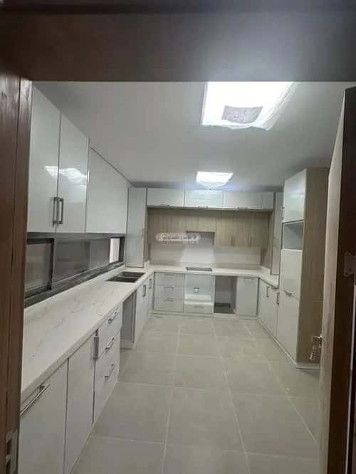 فيلا 4 غرف في مطار الملك خالد الدولي