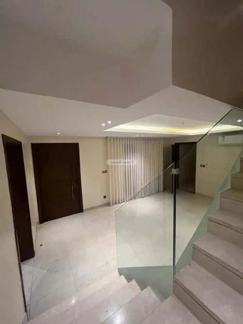 فيلا 350 متر مربع واجهة شمالية ب 5 غرف عكاظ، جنوب الرياض، الرياض