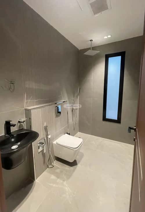 فيلا 312 متر مربع شرقية على شارع 20م العارض، شمال الرياض، الرياض