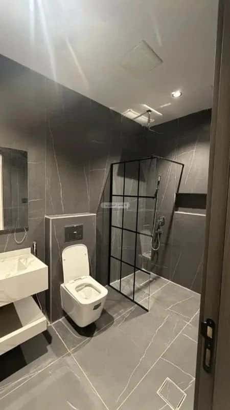 4 bedroom apartment in Al Rabwa