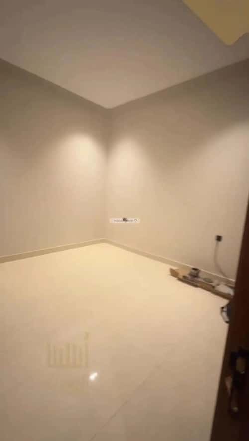 Floor 170 SQM with 5 Bedrooms Al-Yarmuk, East Riyadh, Riyadh