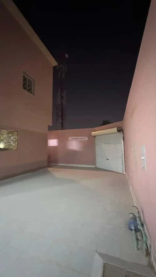 دور 540 متر مربع ب 8 غرف إشبيلية، شرق الرياض، الرياض