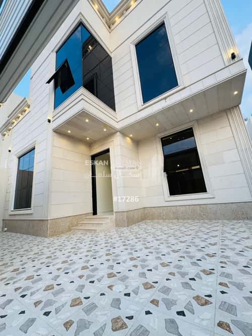 Villa 253 SQM facing North East on 20m width street ريحه، الطائف