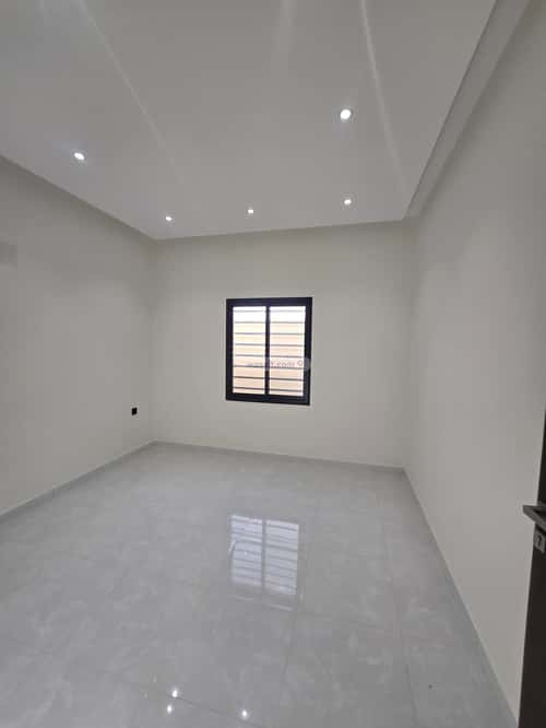 فيلا 273.6 متر مربع شرقية على شارع 30م التعاون، خميس مشيط