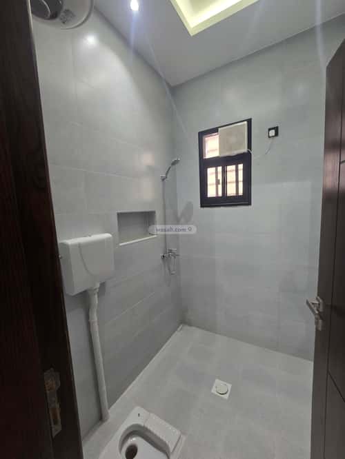 فيلا 273.6 متر مربع شرقية على شارع 30م التعاون، خميس مشيط