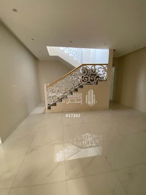 شقة ب 5 غرف البحيرة، الخبر