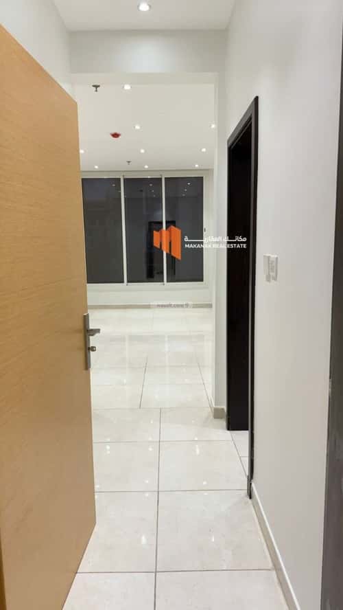 Apartment with 4 bedrooms الحمراء، الخبر