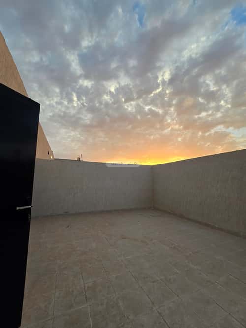 Apartment with 5 Bedrooms Okaz, South Riyadh, Riyadh