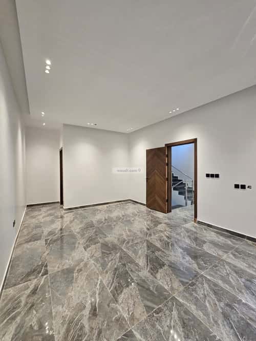 فيلا 245.19 متر مربع شرقية على شارع 18م عكاظ، جنوب الرياض، الرياض