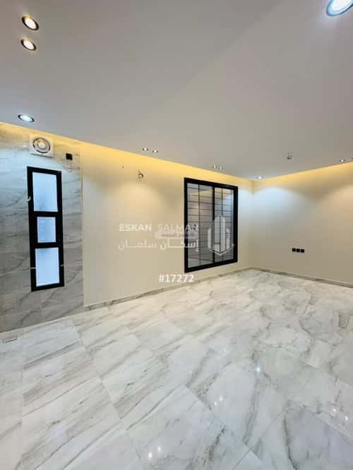 فيلا 305 متر مربع شمالية على شارع 12م الرحاب، الطائف