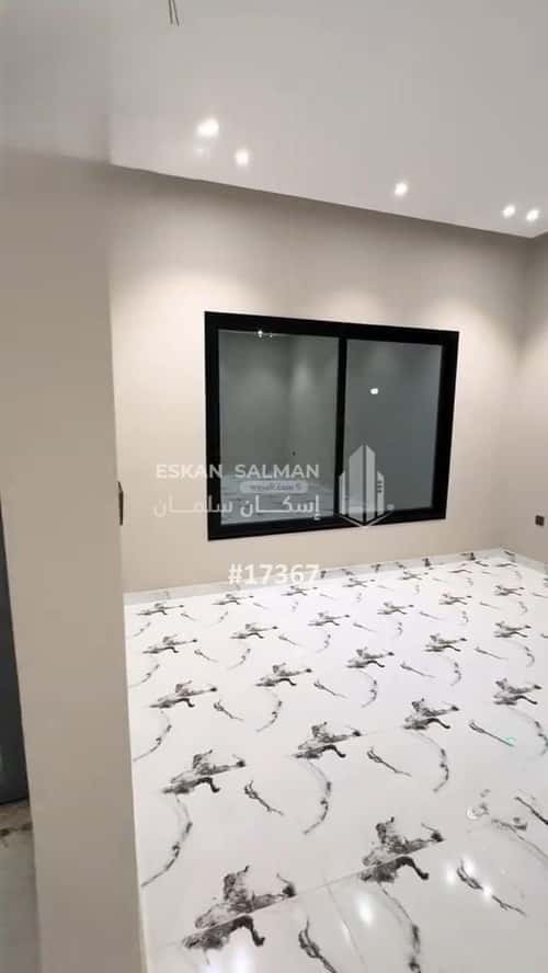 فيلا 250 متر مربع غربية على شارع 18م ضاحية الملك فهد، الدمام