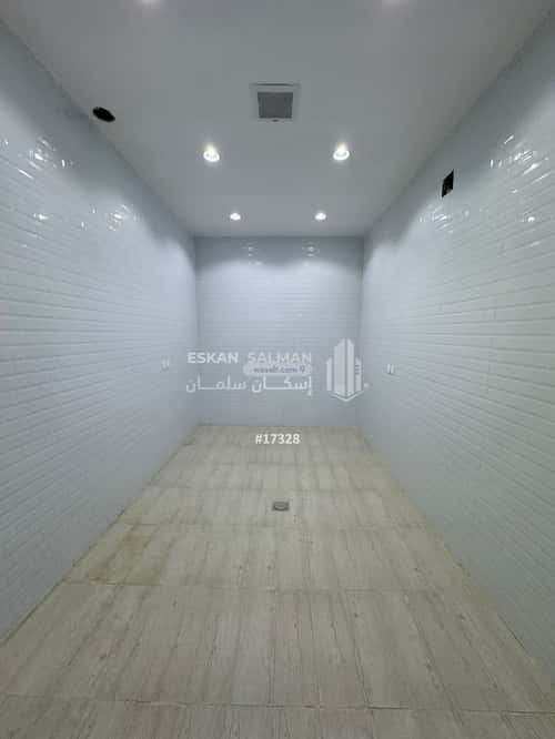 فيلا 210 متر مربع شرقية على شارع 20م الخليج، شرق الرياض، الرياض