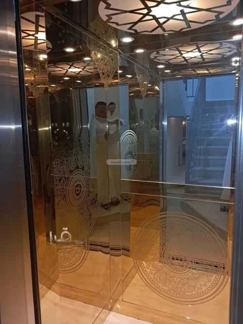 5 bedroom floor in Al Janadriyah