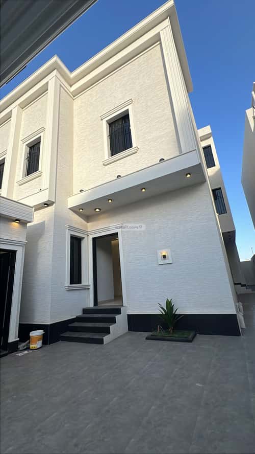 Villa 312 SQM Facing North on 20m Width Street The Light, Khamis Mushait