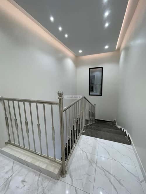 شقة ب 7 غرف المعلاة، أحد رفيدة