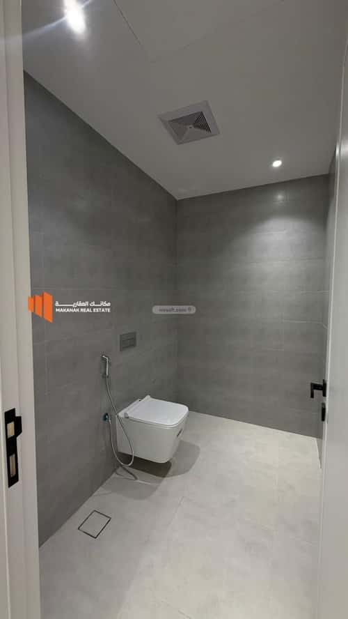 شقة 4 غرف في البحر