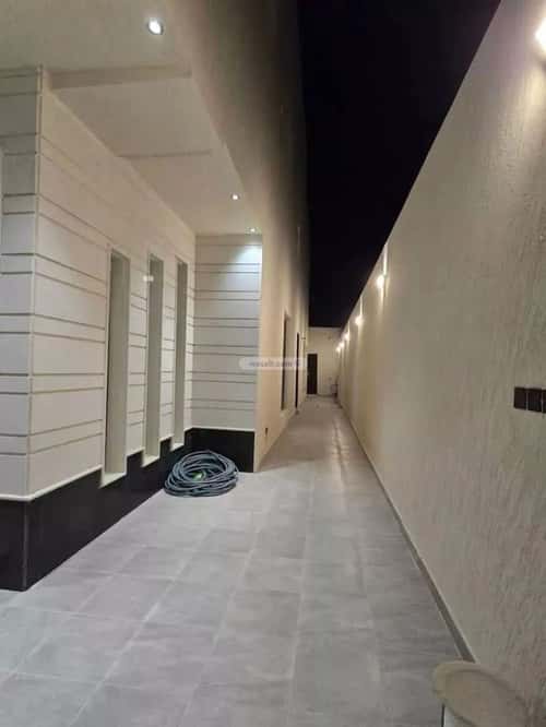 5 bedroom villa in Al Janadriyah