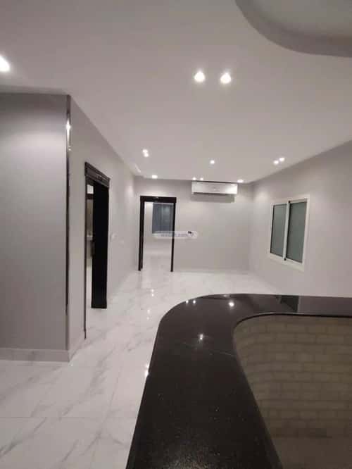 فيلا 250 متر مربع شمالية على شارع 16م الزمرد، شمال جدة، جدة