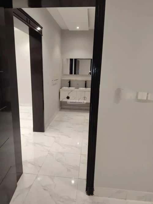 فيلا 250 متر مربع جنوبية على شارع 16م الزمرد، شمال جدة، جدة