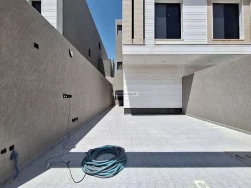 دور 131.88 متر مربع ب 4 غرف السعادة، شرق الرياض، الرياض